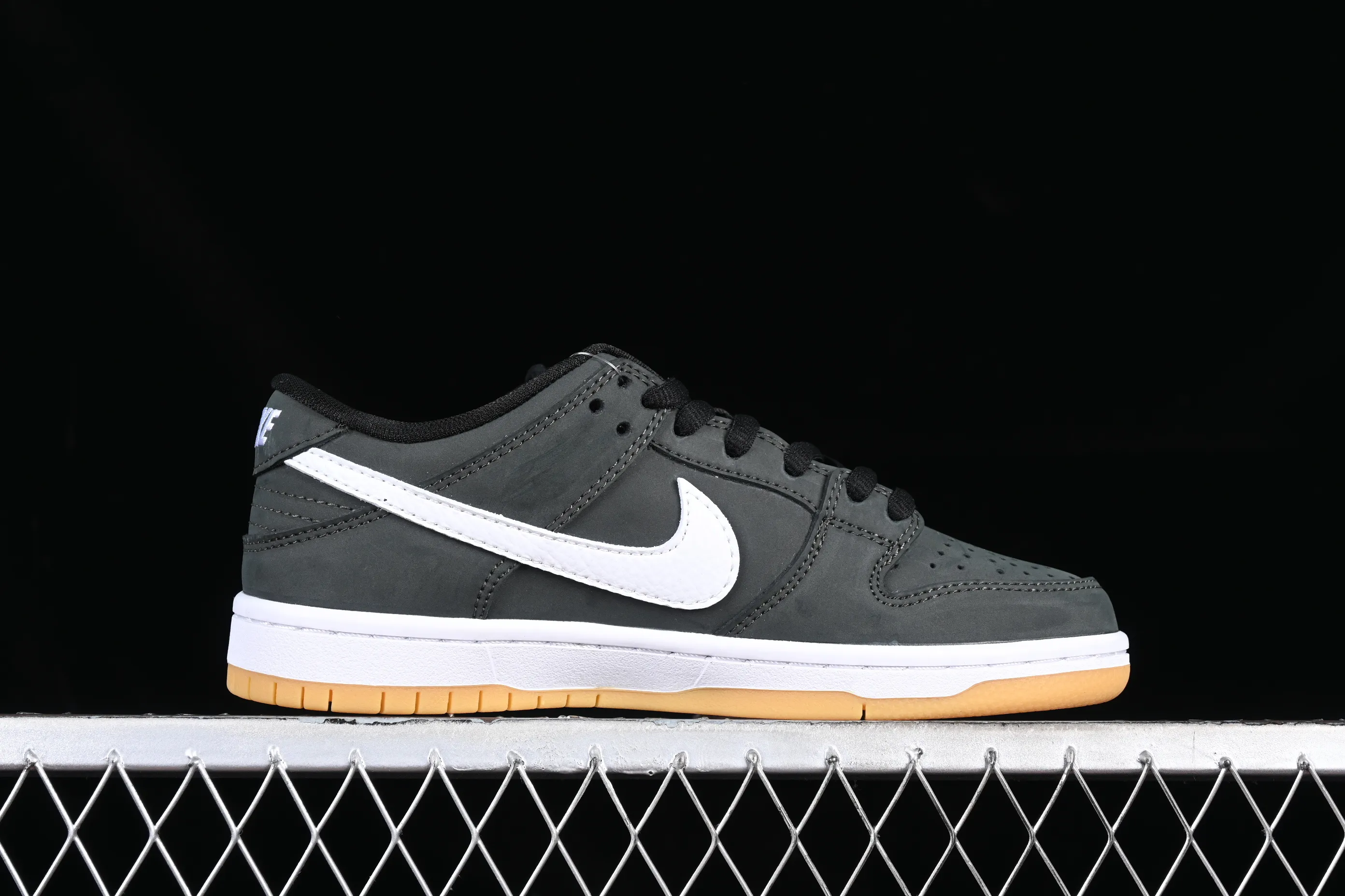 All categories Nk SB Dunk series Nk SB Dunk Low low-top sneakers F version Nk SB Dunk Low Pro ISO raw rubber black and white Dunk series retro low-top casual sports skateboard shoes CD2563-001